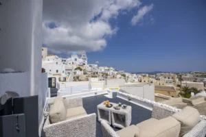 Exceptional Property in Santorini Pyrgos