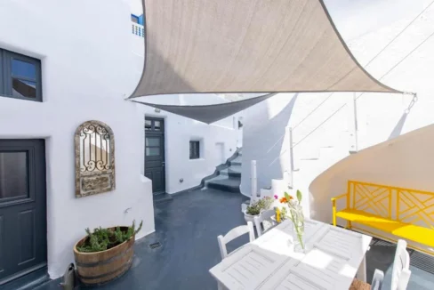 Exceptional Property in Santorini Pyrgos 10