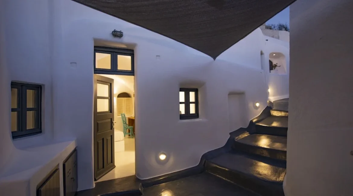 Exceptional Property in Santorini Pyrgos 2