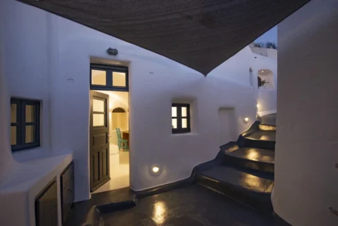 Exceptional Property in Santorini Pyrgos 2