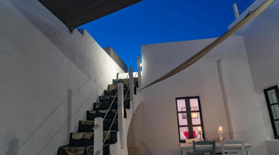 Exceptional Property in Santorini Pyrgos 24