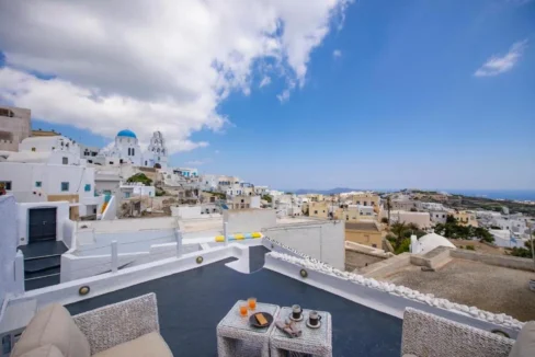 Exceptional Property in Santorini Pyrgos 25