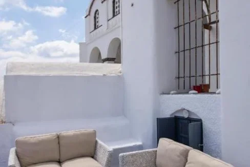 Exceptional Property in Santorini Pyrgos 28