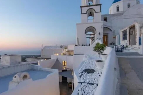 Exceptional Property in Santorini Pyrgos 29