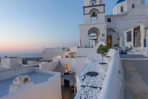 Exceptional Property in Santorini Pyrgos 29