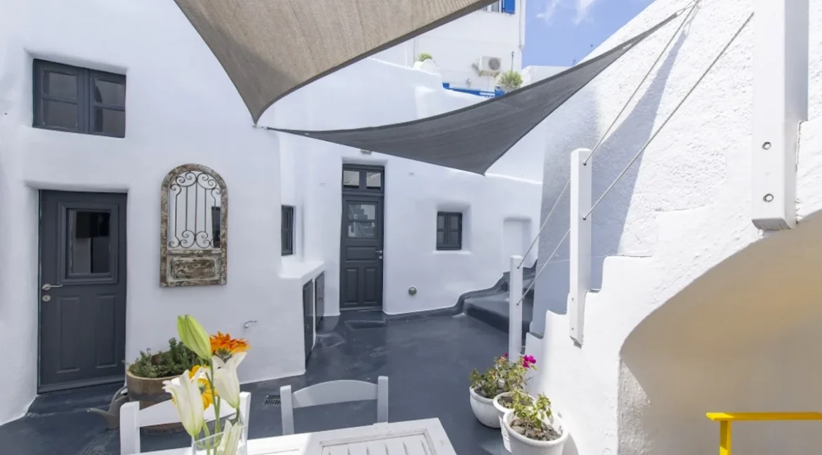 Exceptional Property in Santorini Pyrgos