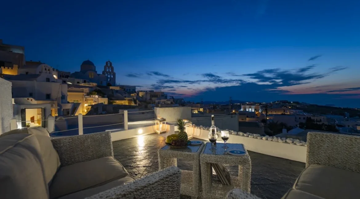 Exceptional Property in Santorini Pyrgos 8