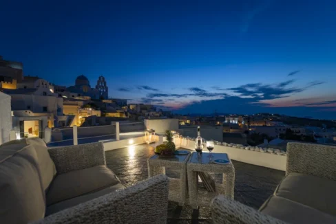 Exceptional Property in Santorini Pyrgos 8