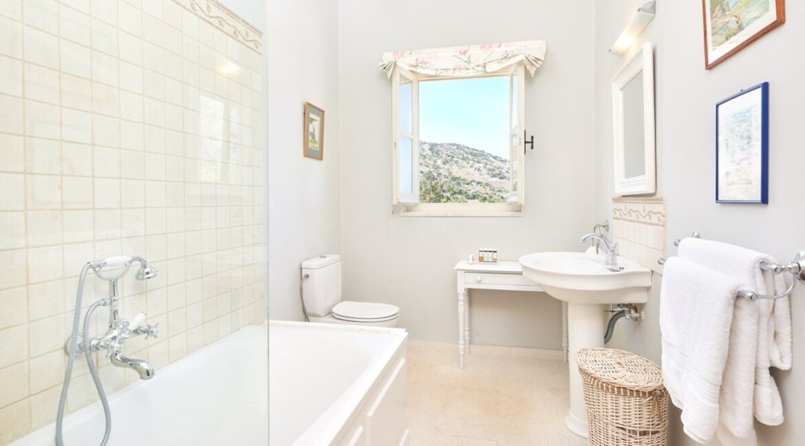 Villa in Kassiopi Corfu 24
