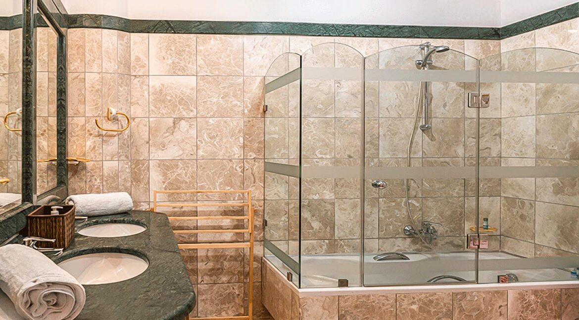 Villa in Saronida Attica, Luxury Estate for sale in Athens 9