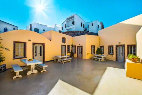 Houses for sale Pyrgos Santorini Greece. Properties to buy in the Greek Islands 13