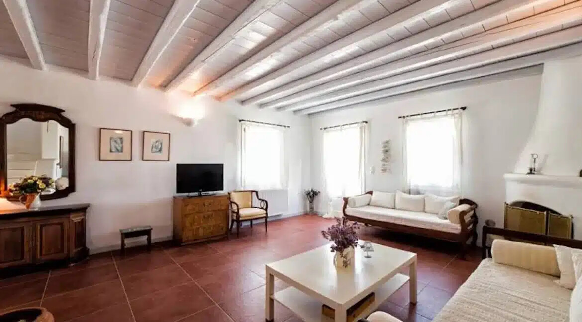 5 bedroom luxury Villa for sale in Naoussa, Paros 11