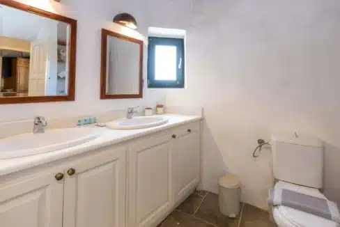 Villa for sale on Sifnos island, with Breathtaking Views 4
