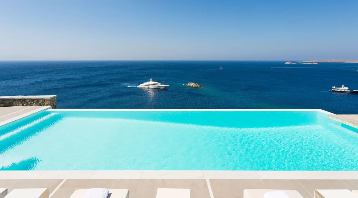 Exquisite Mykonos Villa: A Haven of Luxury 14