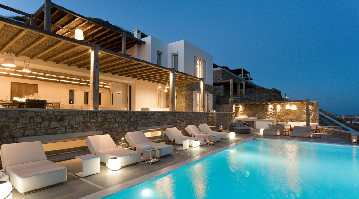 Exquisite Mykonos Villa: A Haven of Luxury 15