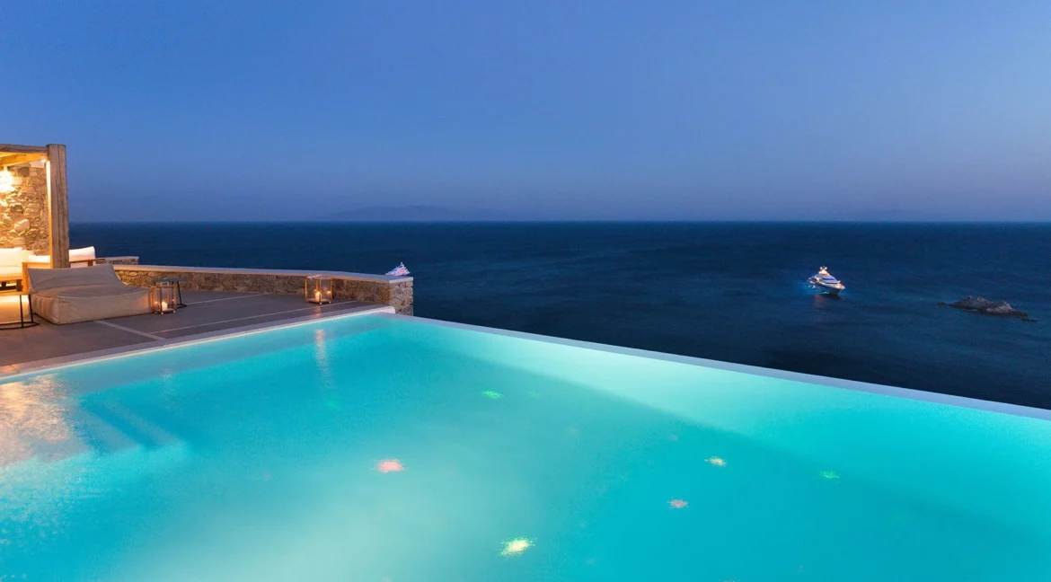 Exquisite Mykonos Villa: A Haven of Luxury 16