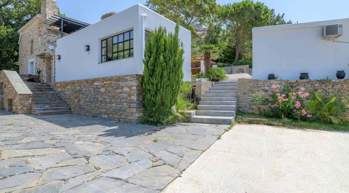 Luxurious Villa in Karystos, Evia 12