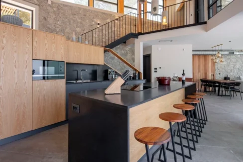 Luxurious Villa with Breathtaking Views in South-Western Lefkada 10