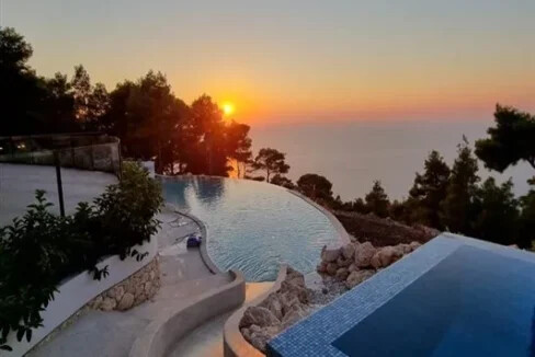 Luxurious Villa with Breathtaking Views in South-Western Lefkada 13