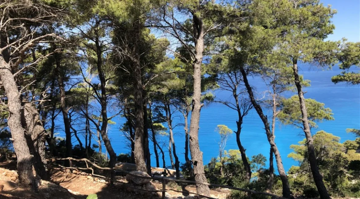 Luxurious Villa with Breathtaking Views in South-Western Lefkada 16