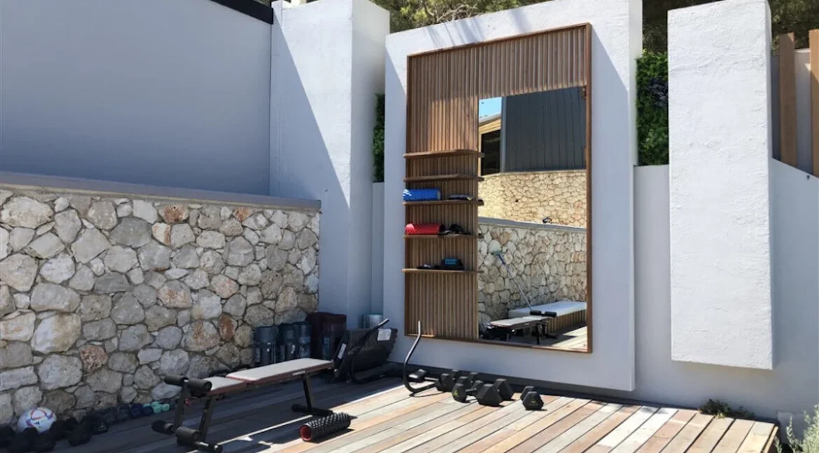 Luxurious Villa with Breathtaking Views in South-Western Lefkada 17