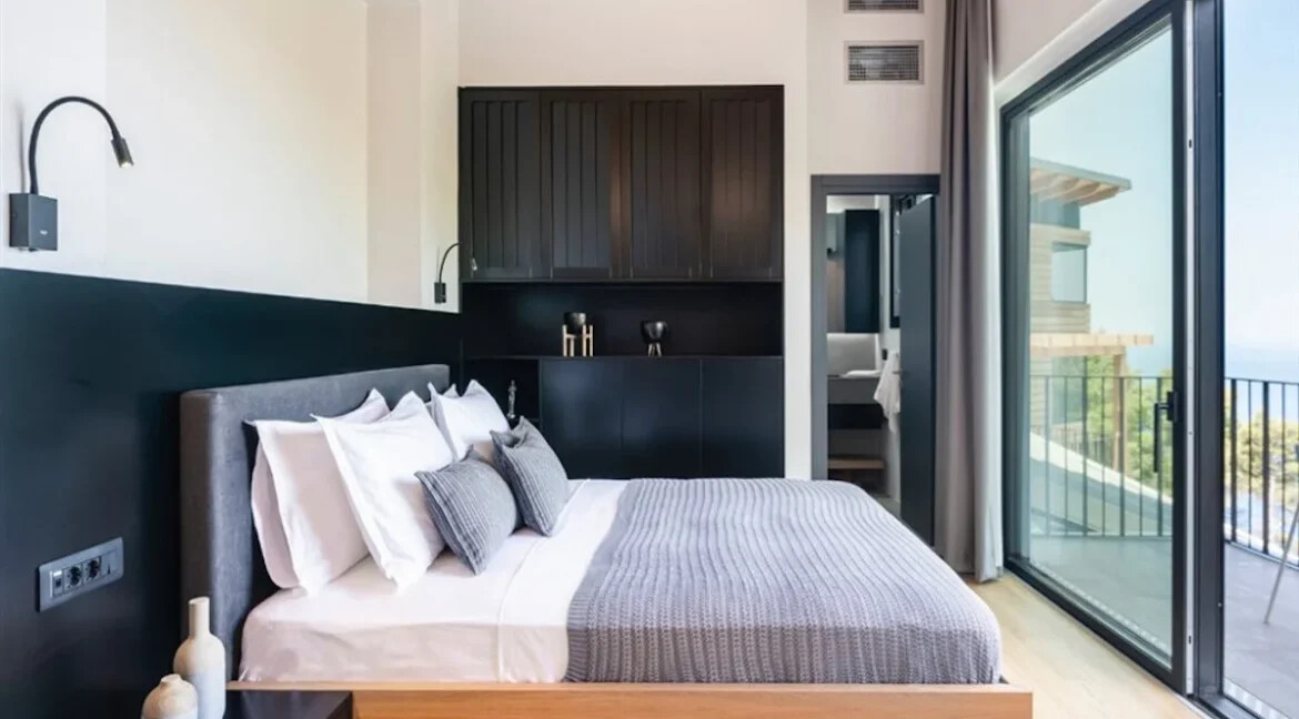 Luxurious Villa with Breathtaking Views in South-Western Lefkada 26