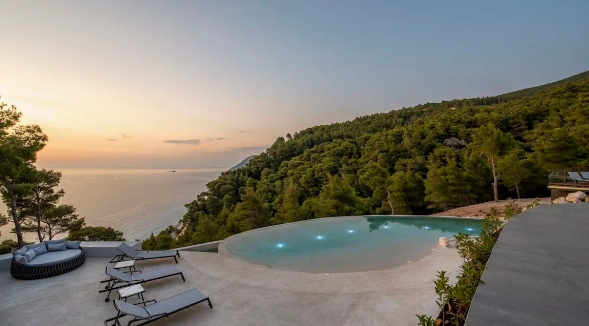 Luxurious Villa with Breathtaking Views in South-Western Lefkada 3