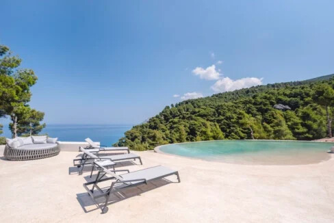 Luxurious Villa with Breathtaking Views in South-Western Lefkada 4