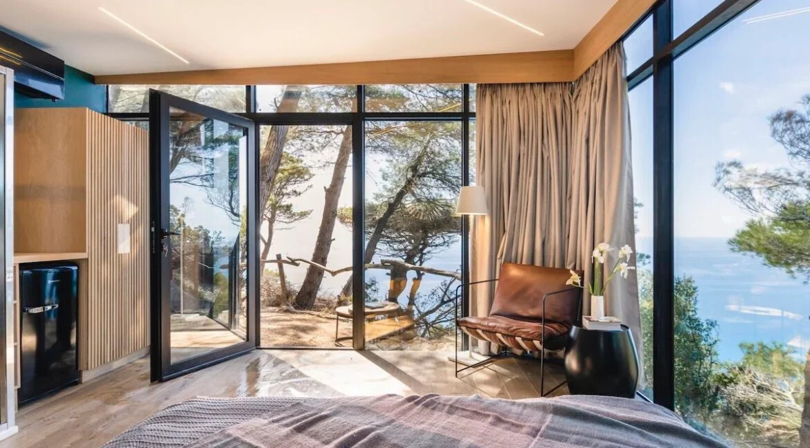 Luxurious Villa with Breathtaking Views in South-Western Lefkada 8