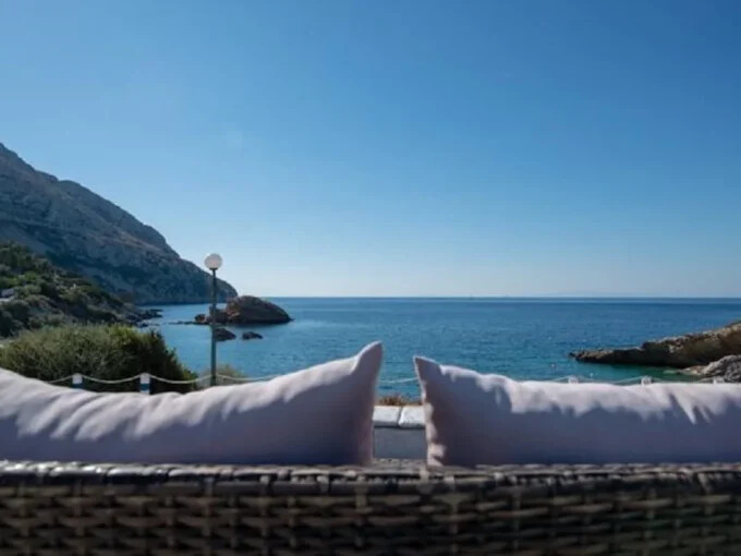 Oceanfront Residence for Sale in Anavyssos Athens