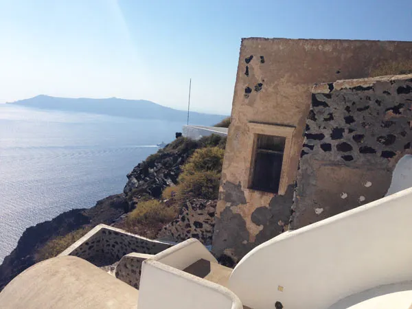 Santorini Caldera property to renovate