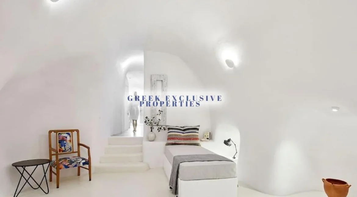 2 Charming Santorini Cave-Houses in Megalochori 11