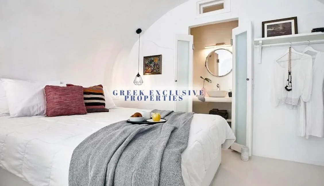 2 Charming Santorini Cave-Houses in Megalochori 12