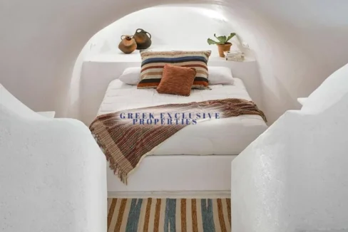 2 Charming Santorini Cave-Houses in Megalochori 3