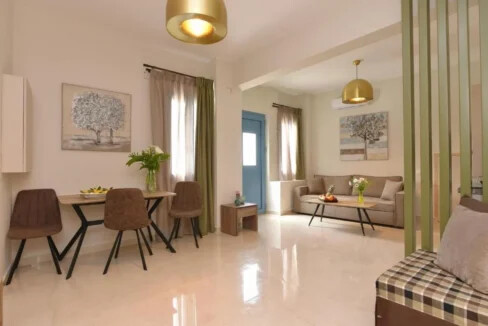 Beautiful Renovated Classical House in Syros Ermoupoli 10