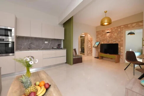 Beautiful Renovated Classical House in Syros Ermoupoli 13