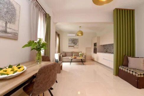 Beautiful Renovated Classical House in Syros Ermoupoli 14