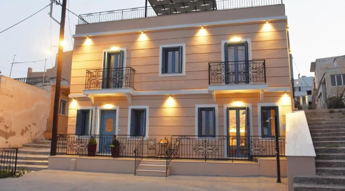 Beautiful Renovated Classical House in Syros Ermoupoli 15