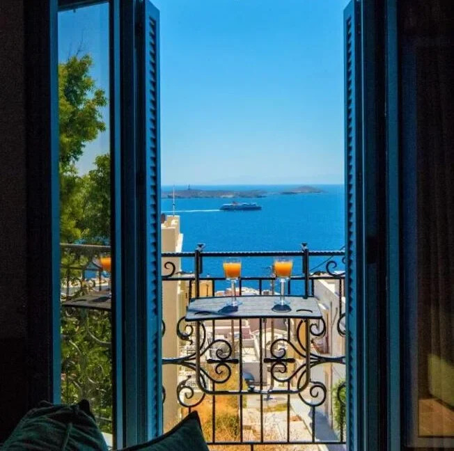 Beautiful Renovated Classical House in Syros Ermoupoli 3