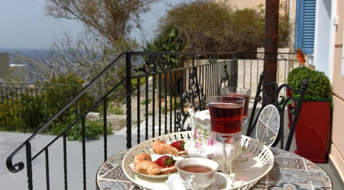 Beautiful Renovated Classical House in Syros Ermoupoli 8