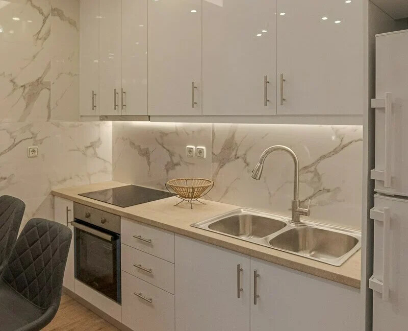 Building with 8 Fully-Equipped Suites - Ideal for Airbnb 17