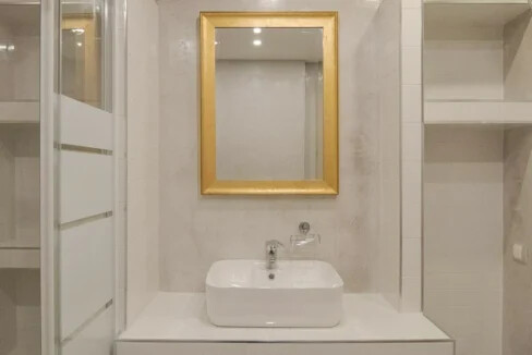 Building with 8 Fully-Equipped Suites - Ideal for Airbnb 5