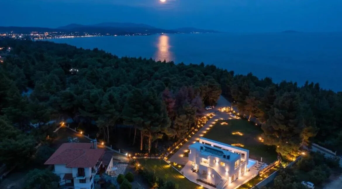 Luxury Building of 3 Maisonettes Halkidiki Property in Nikiti 10