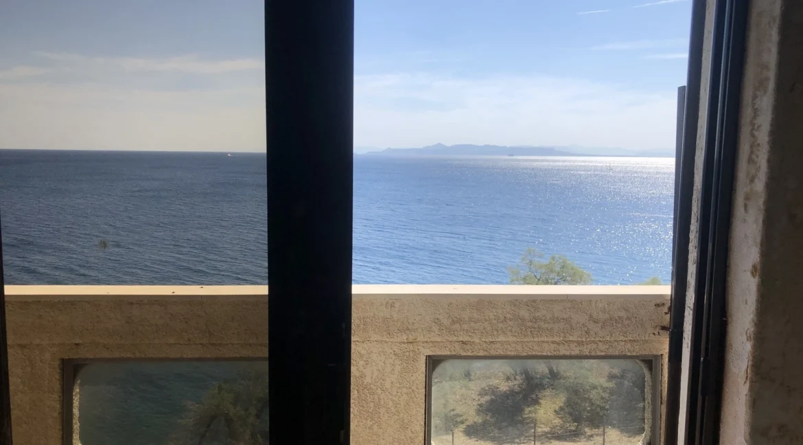 Sea View Maisonette for Sale in Piraeus, Athens 12