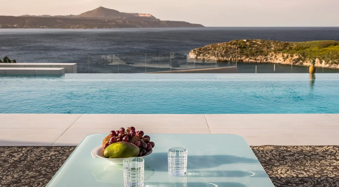 Seaside Luxury Villa with Panoramic Views in Chania, Crete 13