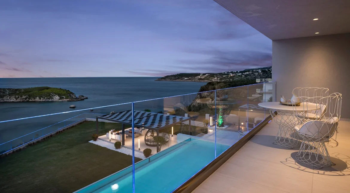 Seaside Luxury Villa with Panoramic Views in Chania, Crete 19