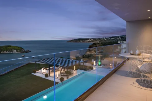 Seaside Luxury Villa with Panoramic Views in Chania, Crete 19