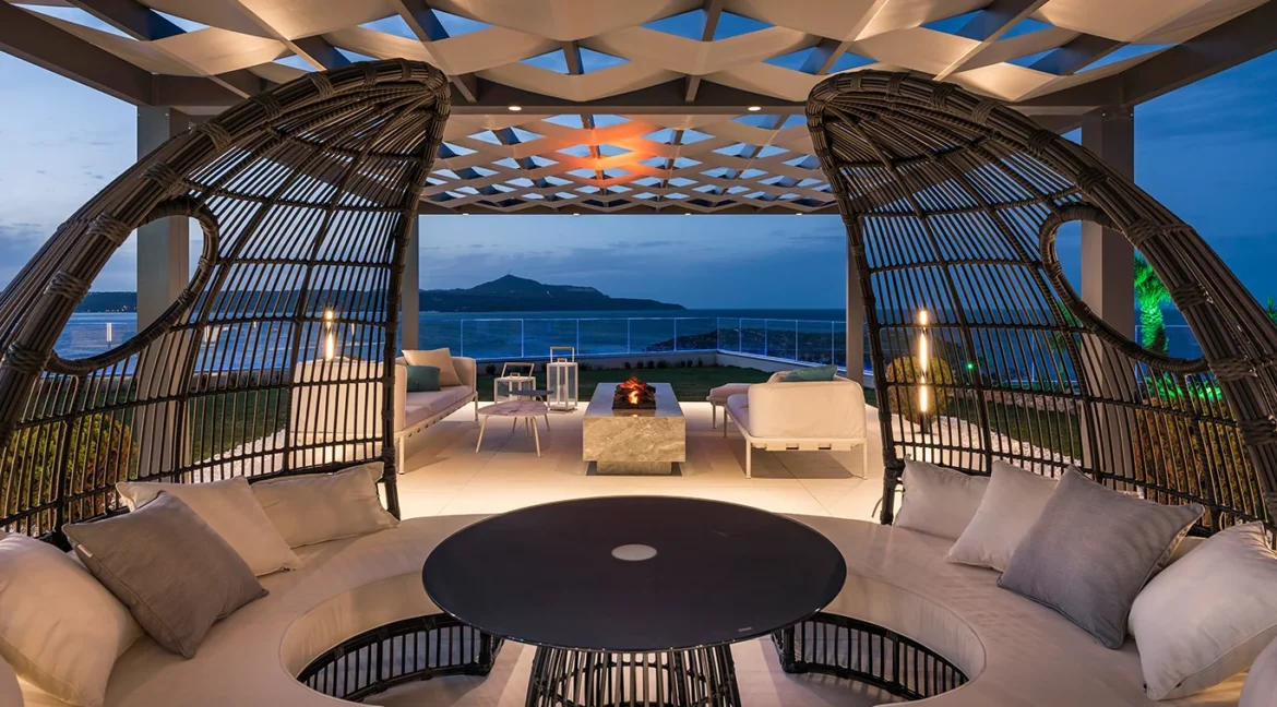 Seaside Luxury Villa with Panoramic Views in Chania, Crete 24