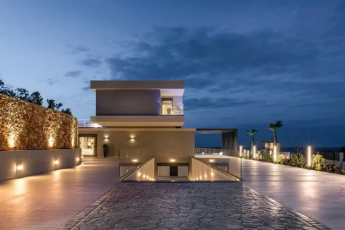 Seaside Luxury Villa with Panoramic Views in Chania, Crete 27