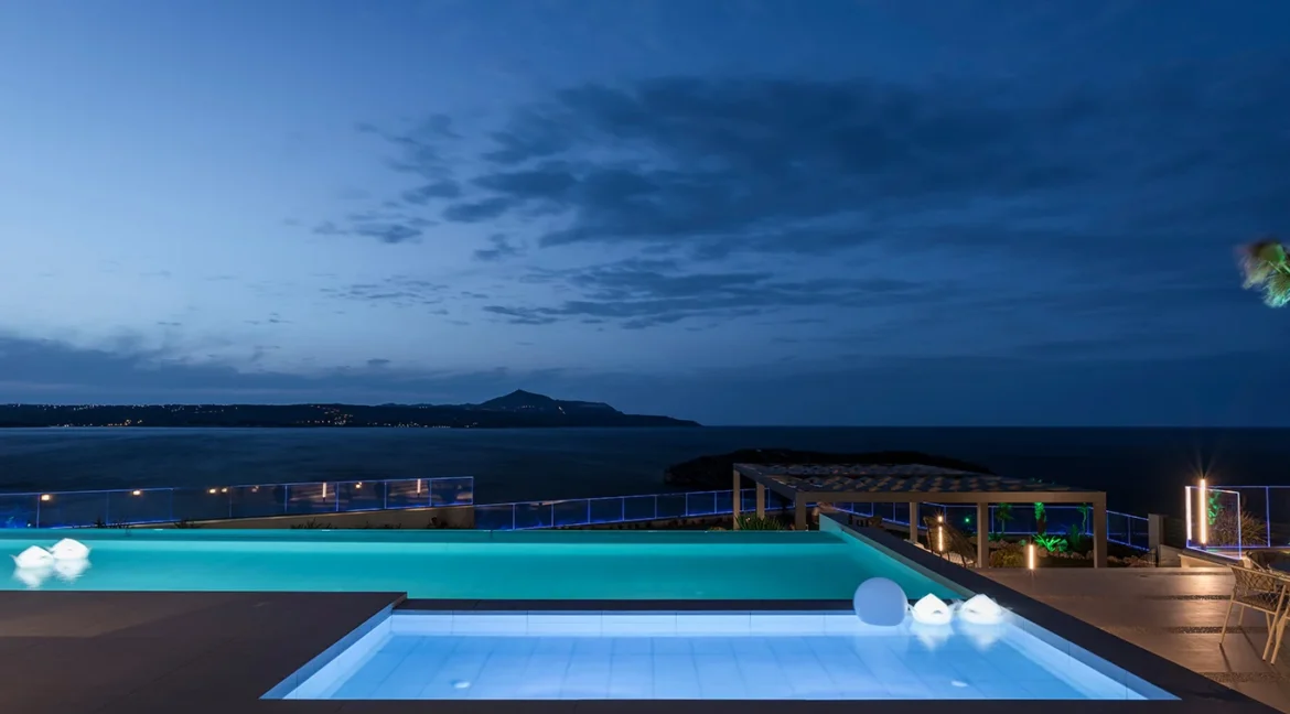 Seaside Luxury Villa with Panoramic Views in Chania, Crete 34